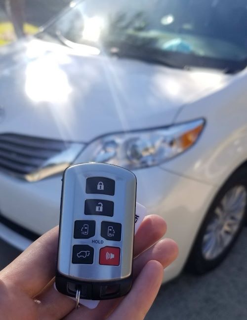 Smart key fob was programmed in replacement to the lost one for 2016 Toyota Sienna.