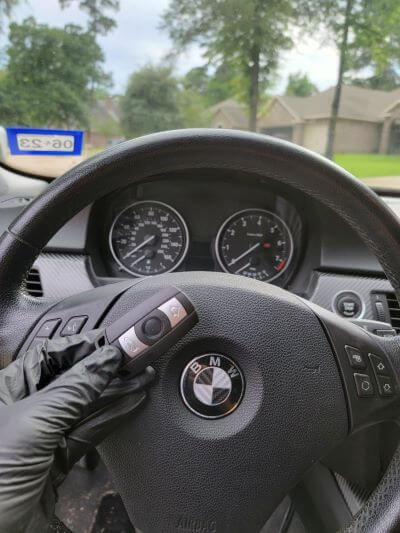 Our car key locksmith came out to Sugarland, TX to program a replacement key for the 2012 BMW 328i.