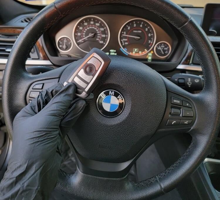 Car locksmith came out to program a new smart key for the 2015 BMW 328i in the Campion Forest neighborhood when the only key was lost.