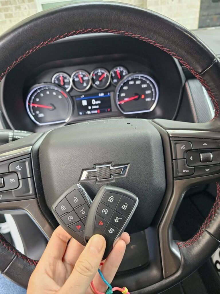 Car locksmith made a smart key replacement for the 2021 Chevy Suburban.