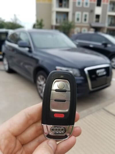 Car Key Guy locksmith came out to make a smart key replacement for the 2013 Audi Q5 to the Village Creek area.