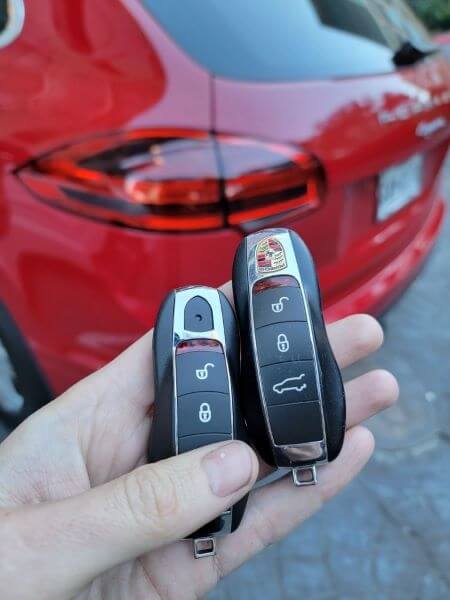 A replacement key was programmed for the 2015 Porsche Cayenne on-the-spot in the Energy Corridor area.